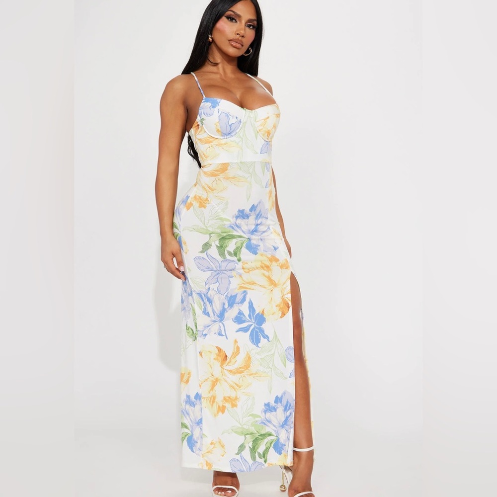 NWOT Fashion Nova Floral Dress 🌸